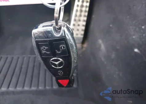 2015 Mercedes-Benz E 350 4Matic из США, поврежденный, VIN WDDHF8JB9FB113576